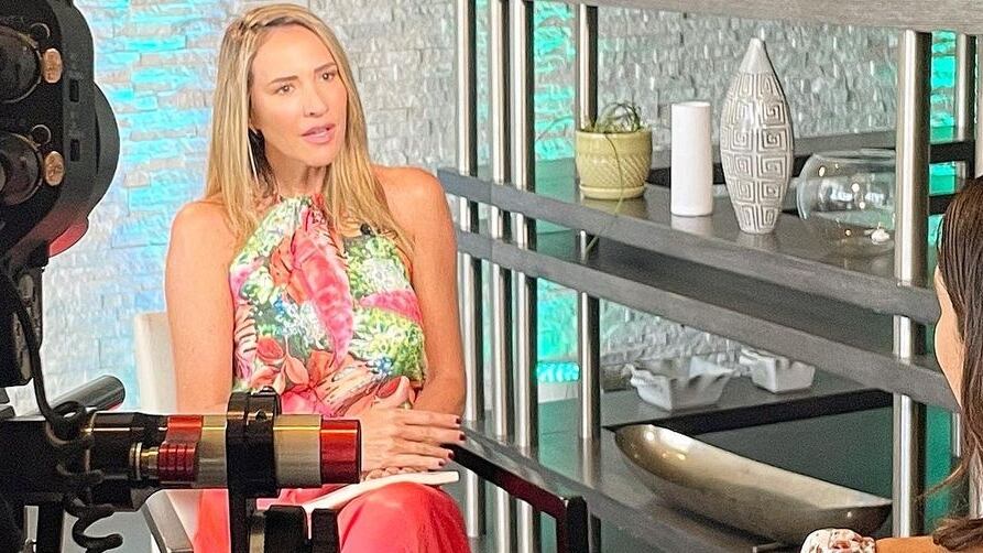 Muchas figuras mediáticas le dieron su apoyo virtual a Angélica Castro luego de conocerse de su crisis matrimonial por la infidelidad cometida por Cristián de la Fuente.