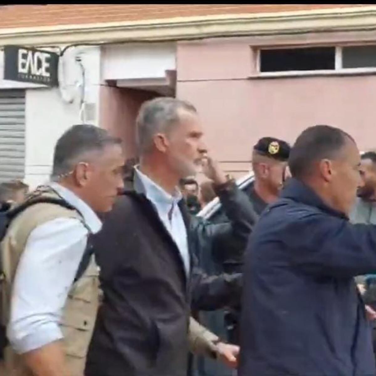 Recepción hostil a presidente y reyes de España en Valencia Recepción hostil a presidente y reyes de España en Valencia