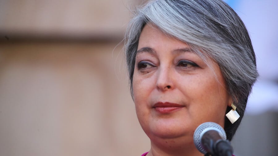 Jeannette Jara emplaza al Gobierno tras histórica alza en combustibles: “Recapaciten, aún es tiempo”