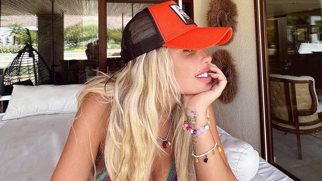 María José López respondió a los cuestionamientos de usuarios de redes sociales por darle besos en la boca a su hijo.