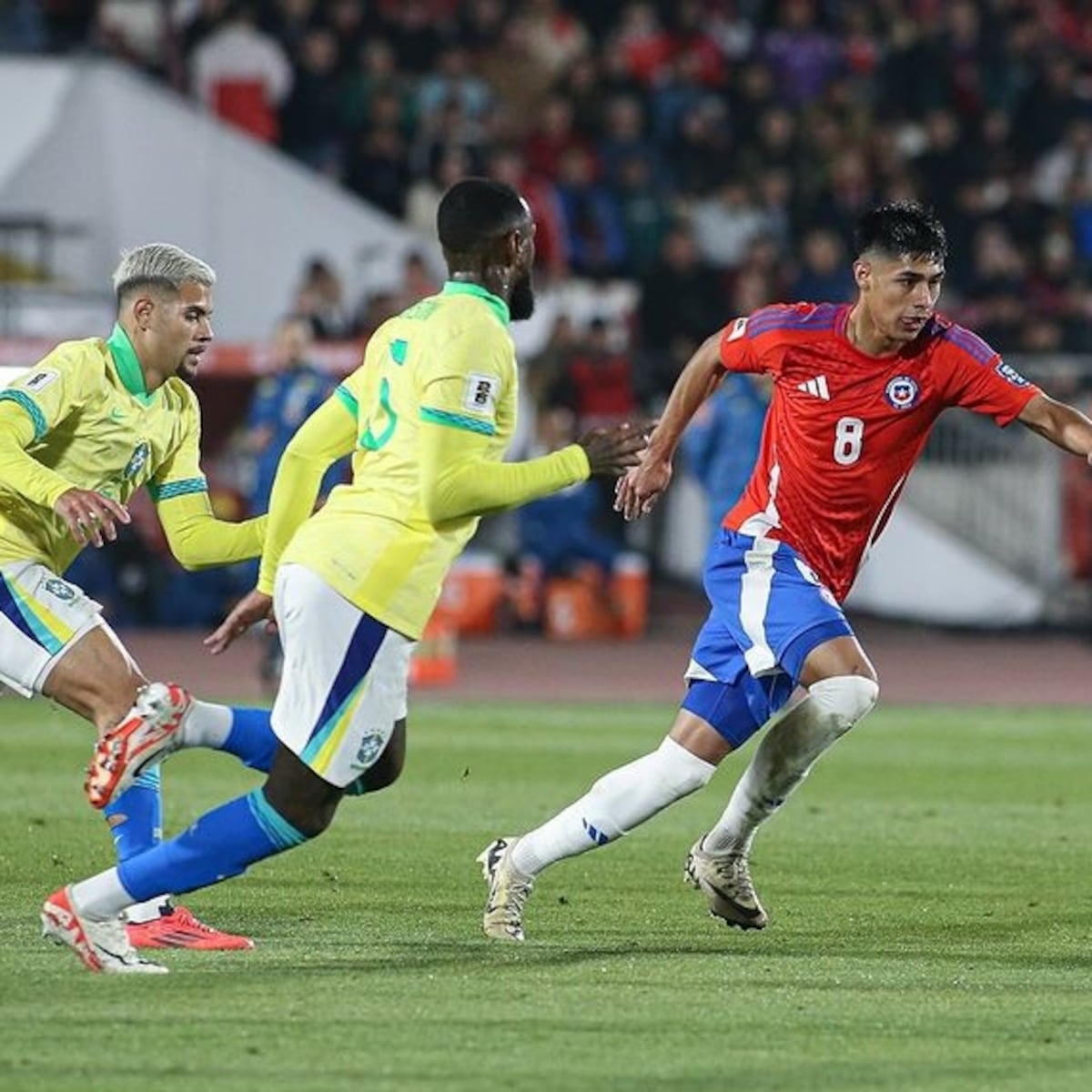 Chile cae ante Brasil en los minutos finales Chile cae ante Brasil en los minutos finales
