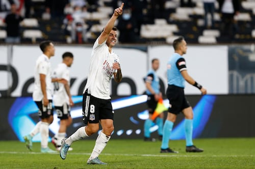 Colo-Colo derrotó a Antofagasta y llegó a lo más alto