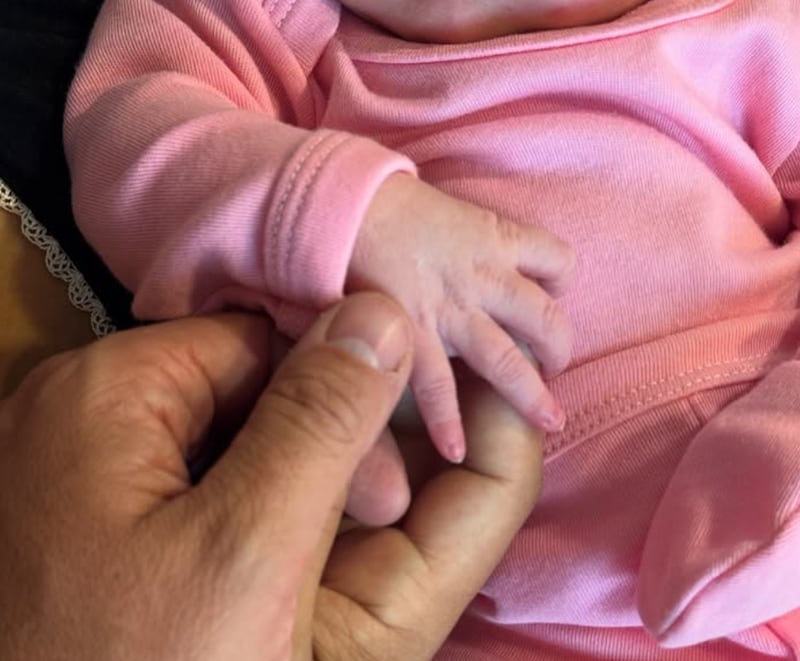 Rodrigo Gallina anuncia nacimiento de su bebita Martina.