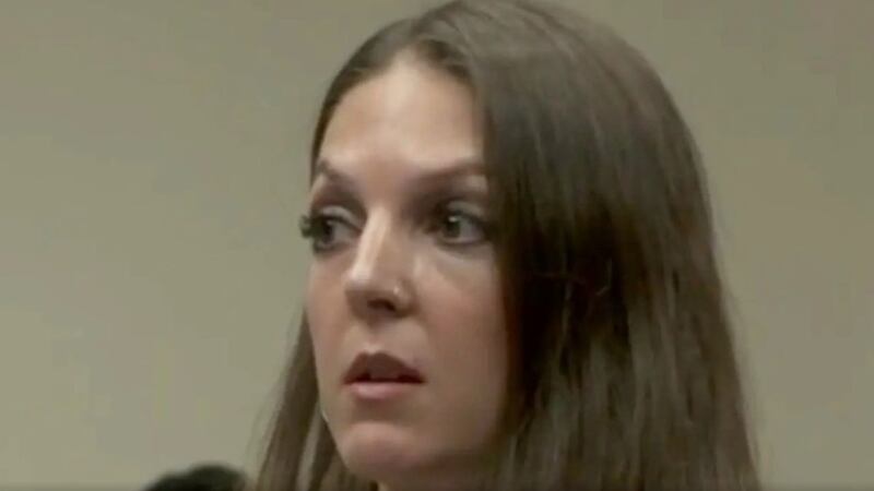 La escalofriante escena que destapó el caso: Padre halló a su esposa en la cama con su hijo de 15 años