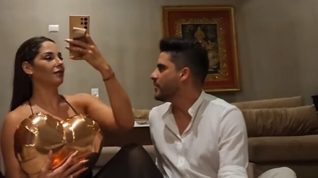 Está pasándolo bien en tierras mexicanas, donde incluso celebró su cumpleaños. Kel Calderón se fue a Tulum junto a su nueva pareja, Renzo Tissinetti.
Y, desde ese paisaje soñado, donde además asistieron a la boda de Belén Soto, la influencer ha gritado su amor al mundo.
Fotos y videos con el dueño del restaurante Malva Loca han llenado su feed e historias, dejando claro que está enamorada.