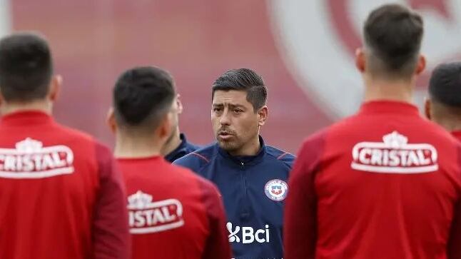Córdova debutará este martes como DT interino de la selección en la visita de Chile a Quito.