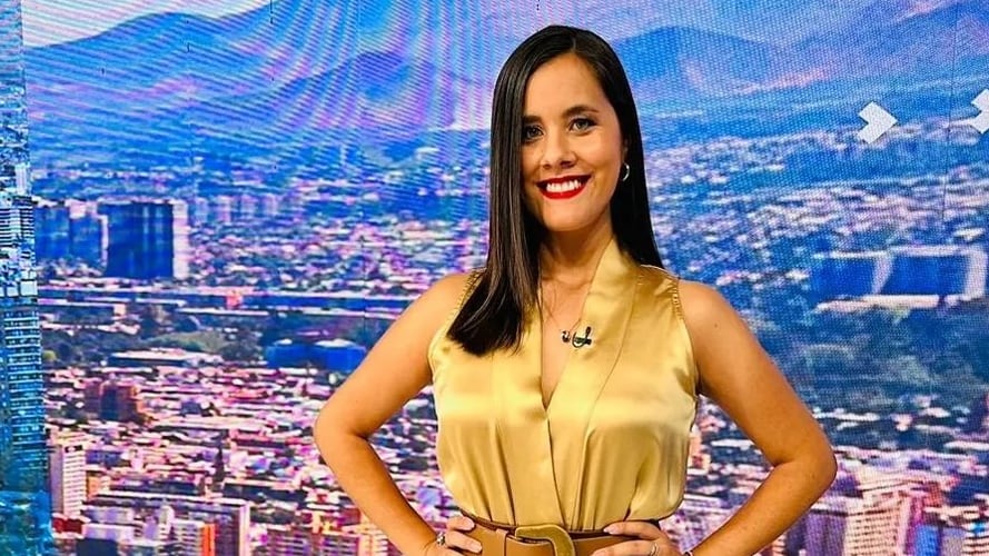 La periodista de CHV sufrió esta mañana un chascarro en el noticiario del canal privado que se convirtió en viral de redes sociales.