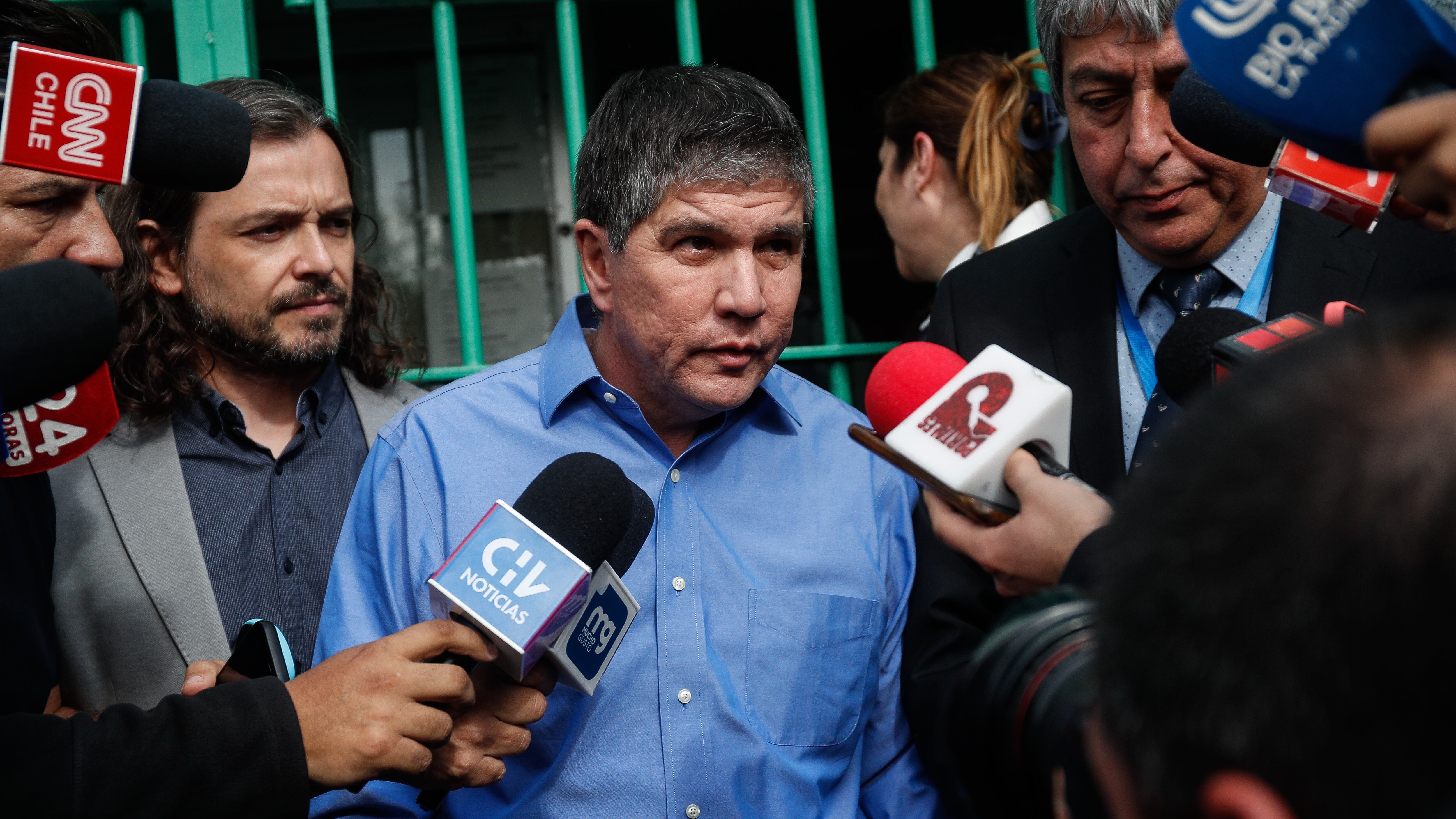 Manuel Monsalve deja Capitán Yaber | 19 DE MAYO DE 2025 / SANTIAGO
El Ex Subsecretario del Interior, Manuel Monsalve deja la Cárcel Capitán Yaber luego que la corte de Apelaciones revocará su prisión preventiva y se modificara su medida cautelar como arresto domiciliario total
FOTO: DIEGO MARTIN / AGENCIAUNO