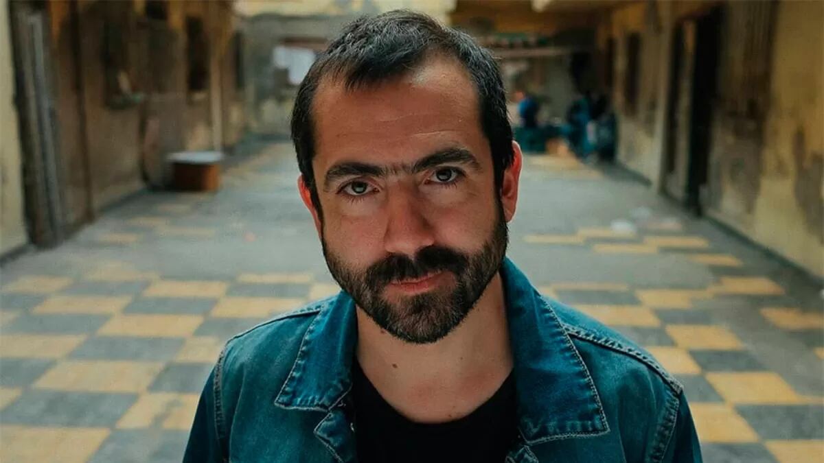 Músico chileno Angelo Pierattini sufre grave accidente automovilístico