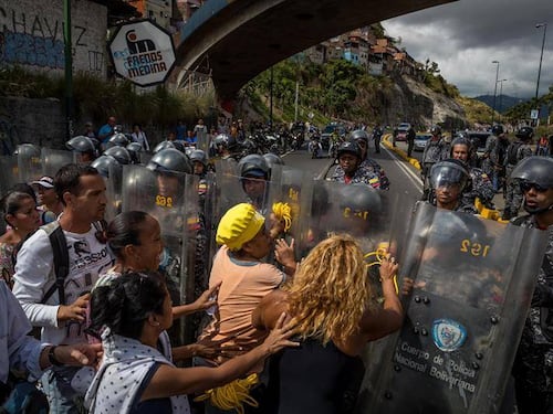 “Ni llegó en Navidad ni va a llegar en Año Nuevo”: venezolanos protestan por falta de pernil para las fiestas