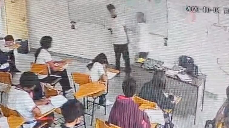 Profesora apuñalada