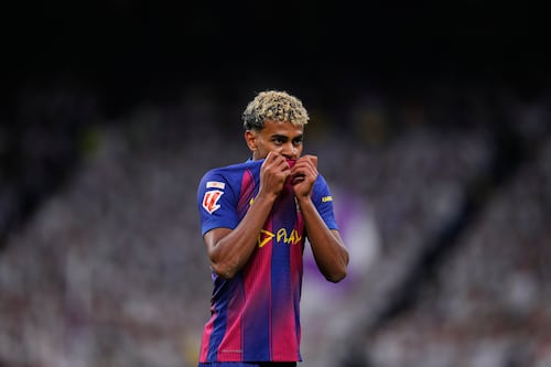 Portero del Chelsea enciende polémica: sus declaraciones contra Lamine Yamal molestan al Barcelona