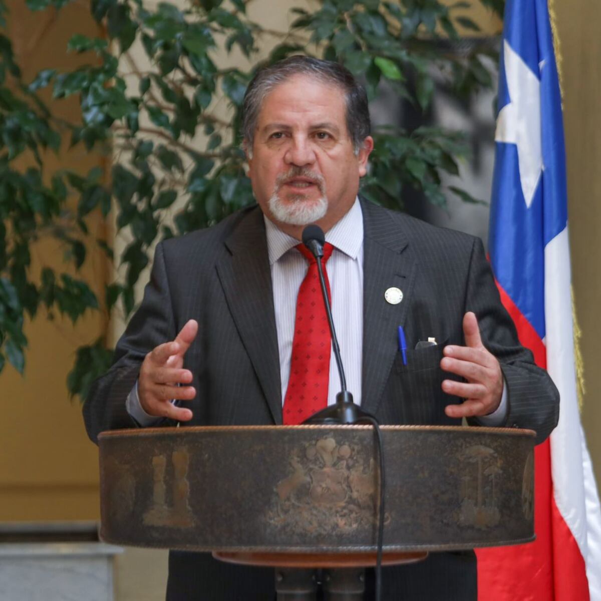 Diputado Arroyo exige transparencia en cárceles chilenas Diputado Arroyo exige transparencia en cárceles chilenas