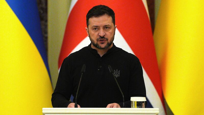 Zelensky dispuesto a intercambiar minerales raros por más ayuda de EE.UU.