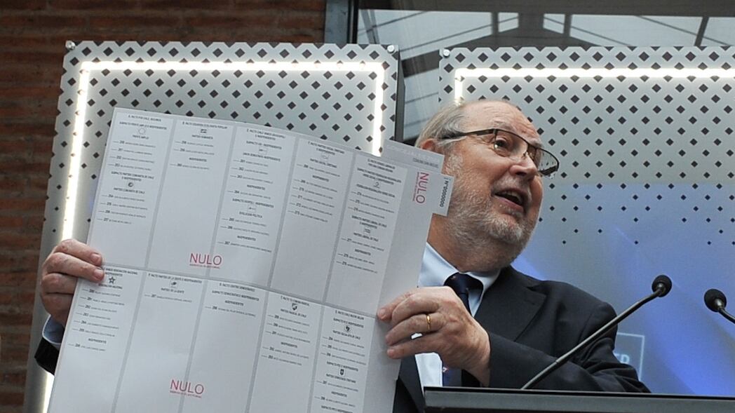 Poco menos de la mitad del padrón electoral ejerció su derecho a sufragio este sábado en las elecciones regionales y municipales.