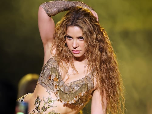 ¿Cuál es el costo? 5 looks de Shakira que cautivaron y fueron diseñados por prestigiosas marcas