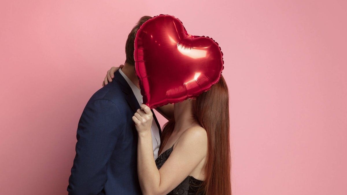 Alza de fraudes digitales en San Valentín: Cómo evitar qué roben tus datos y te rompan el corazón