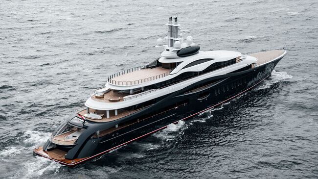 Mark Zuckerberg se compra un yate de 300 millones de dólares: así es por dentro