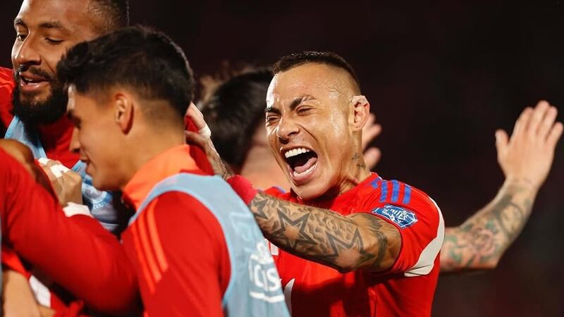 “Hoy se retoman las eliminatorias”: medio deportivo argentino no olvida a Chile y en la previa a nueva fecha sudamericana se burla de la Roja