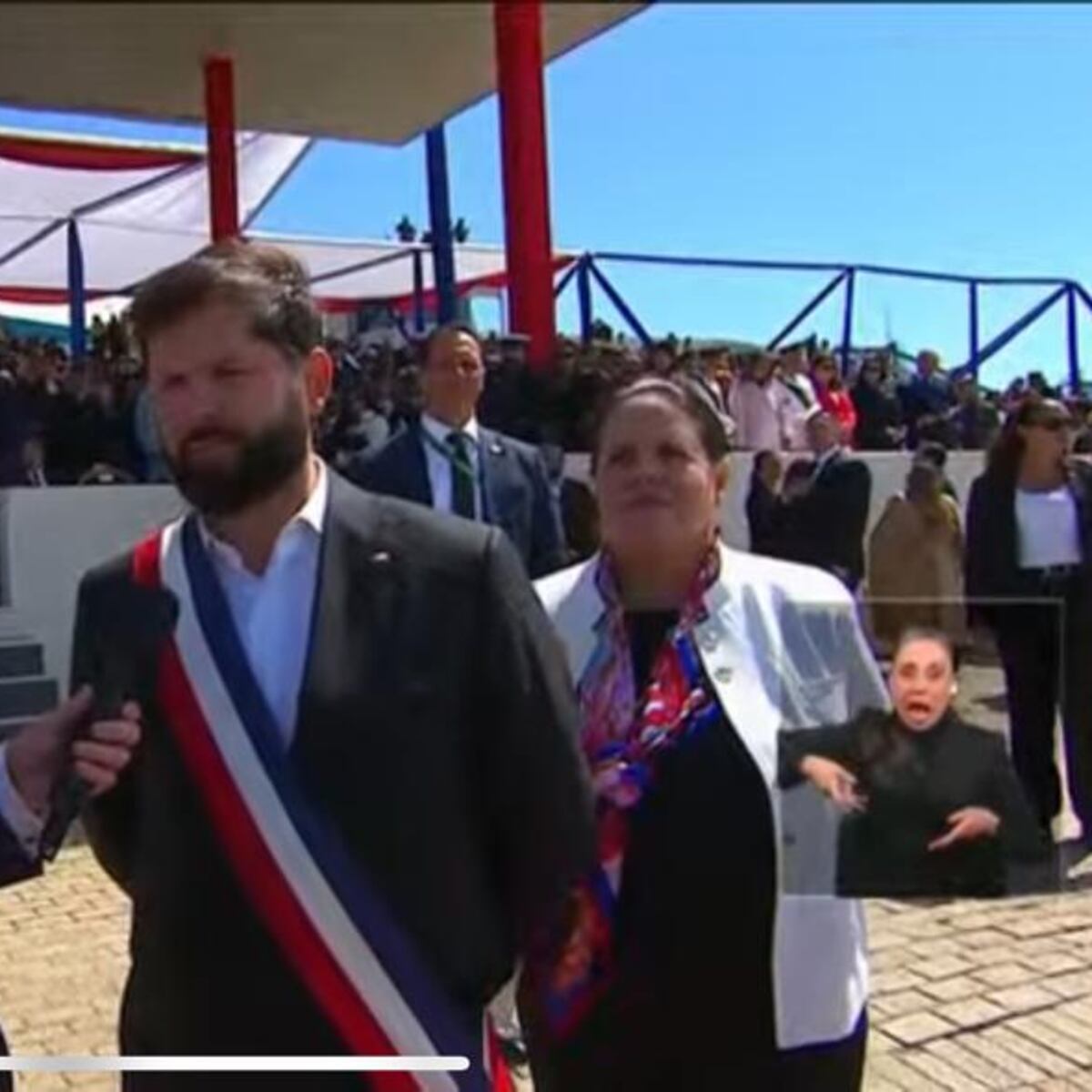 Boric rechaza uso de FF.AA. como policía Boric rechaza uso de FF.AA. como policía