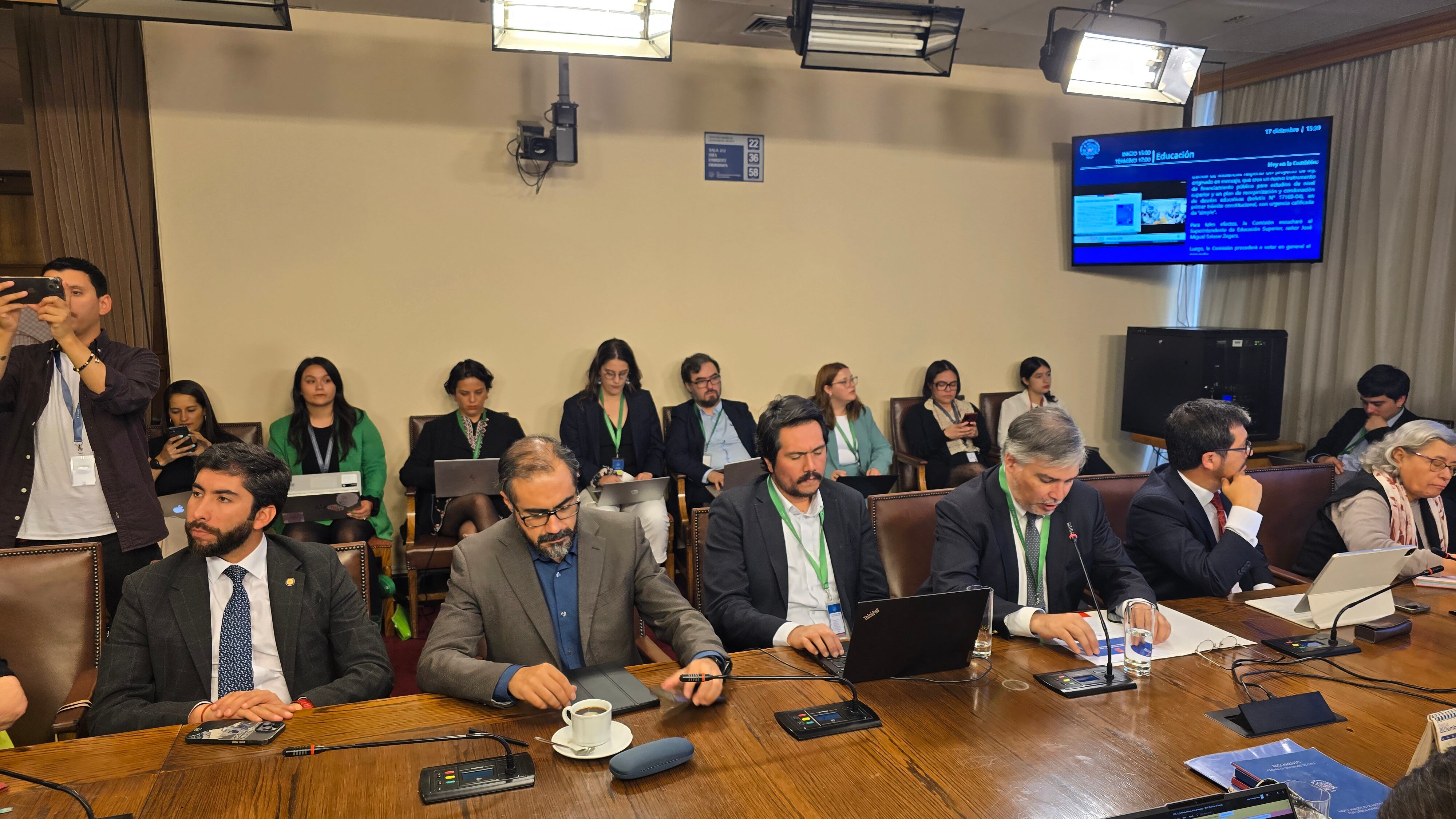 Comisión de Educación por CAE