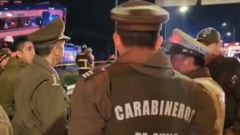 Funcionarios de Carabineros durante un procedimiento policial.