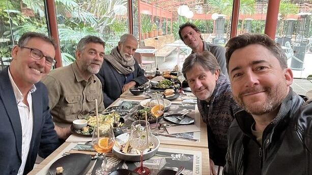 Los actores de la teleserie de Canal 13 volvieron a reunirse en el marco de una campaña publicitaria de una institución bancaria.