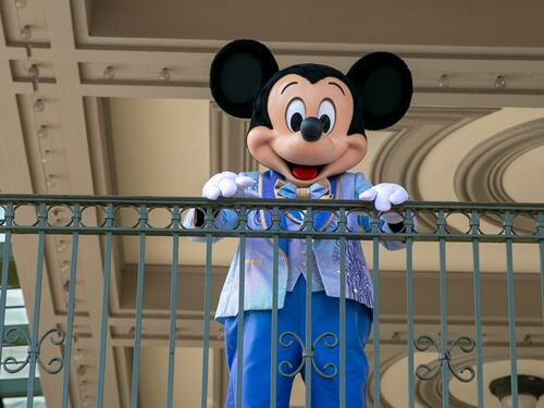 La curiosa razón por la que solo puede haber un Mickey Mouse en los parques Disney