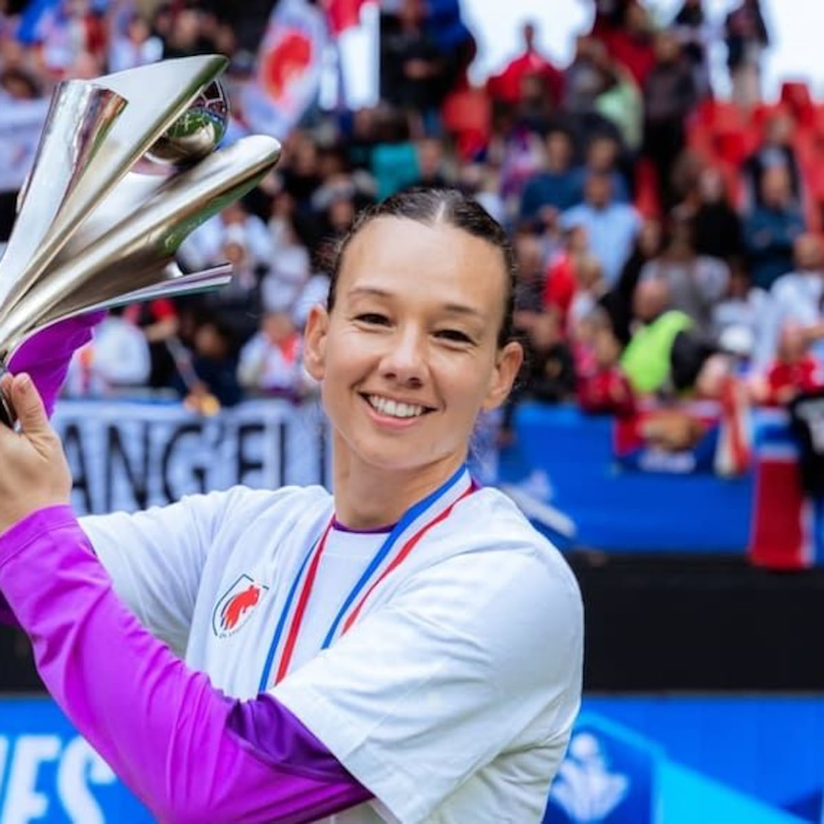 Christiane Endler gana la Copa de Francia como titular Christiane Endler gana la Copa de Francia como titular