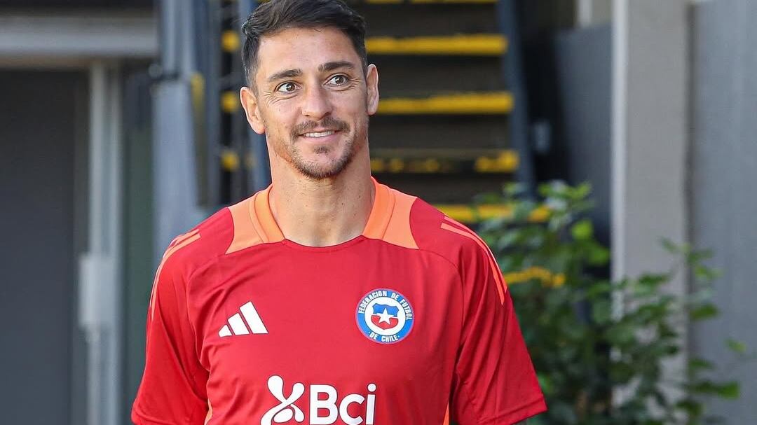 El delantero naturalizado chileno se entrenó este jueves por primera vez con la camiseta de la selección nacional en el complejo de Juan Pinto Durán.