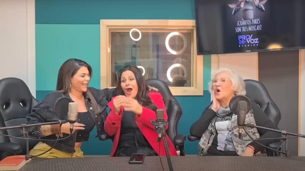 Antonella Ríos, Claudia Hidalgo y Teresita Reyes | Captura: Youtube