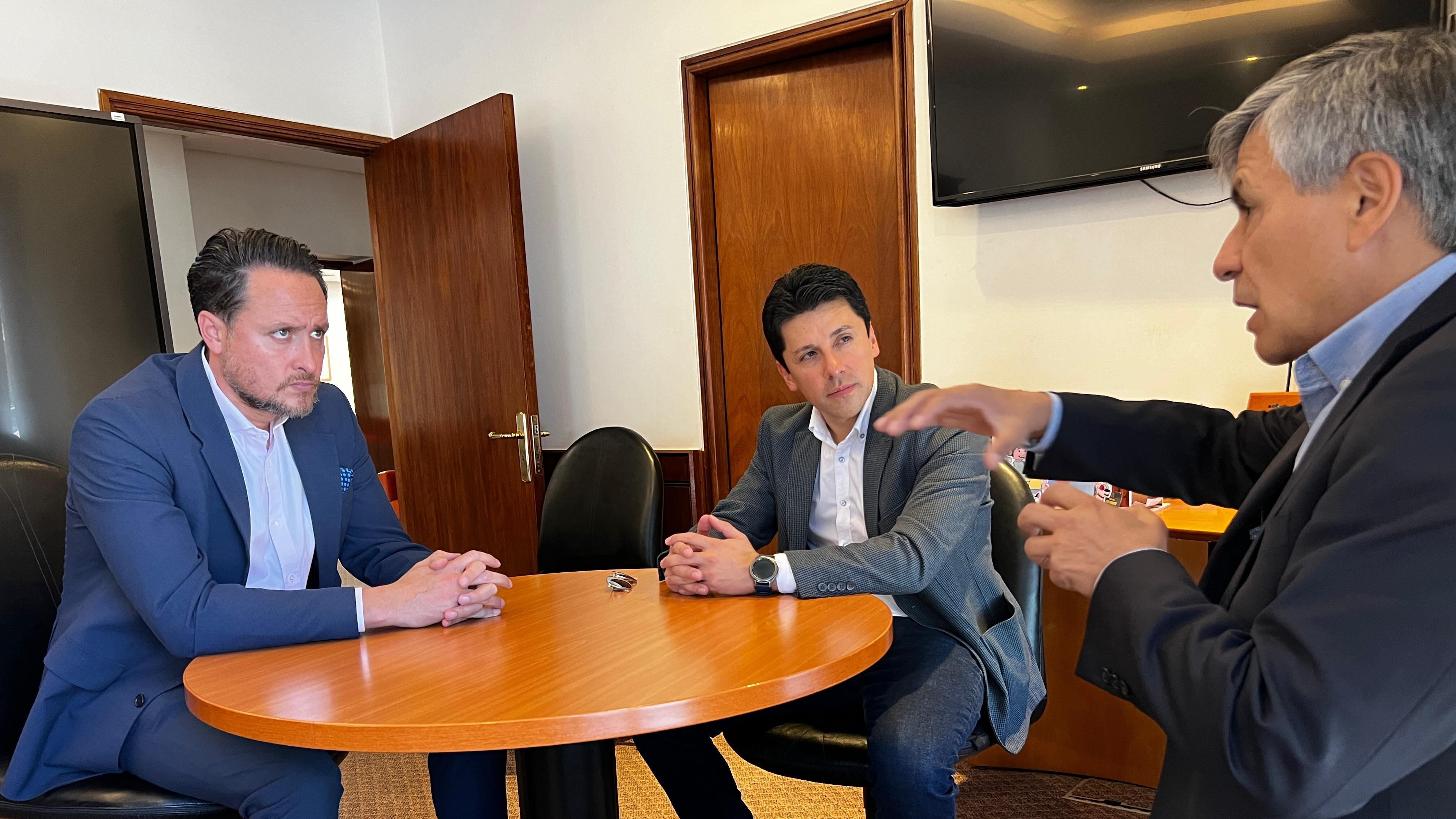 Ley Chao Cables: Alcalde electo Rodrigo Wainraihgt y diputado Mauro González piden implementación de la normativa en Puerto Montt