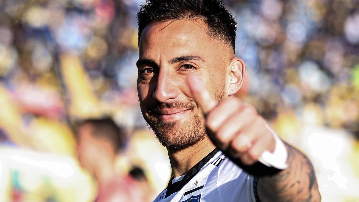 La prensa argentina aseguró que el delantero querría dejar el club popular debido a un "problema personal".