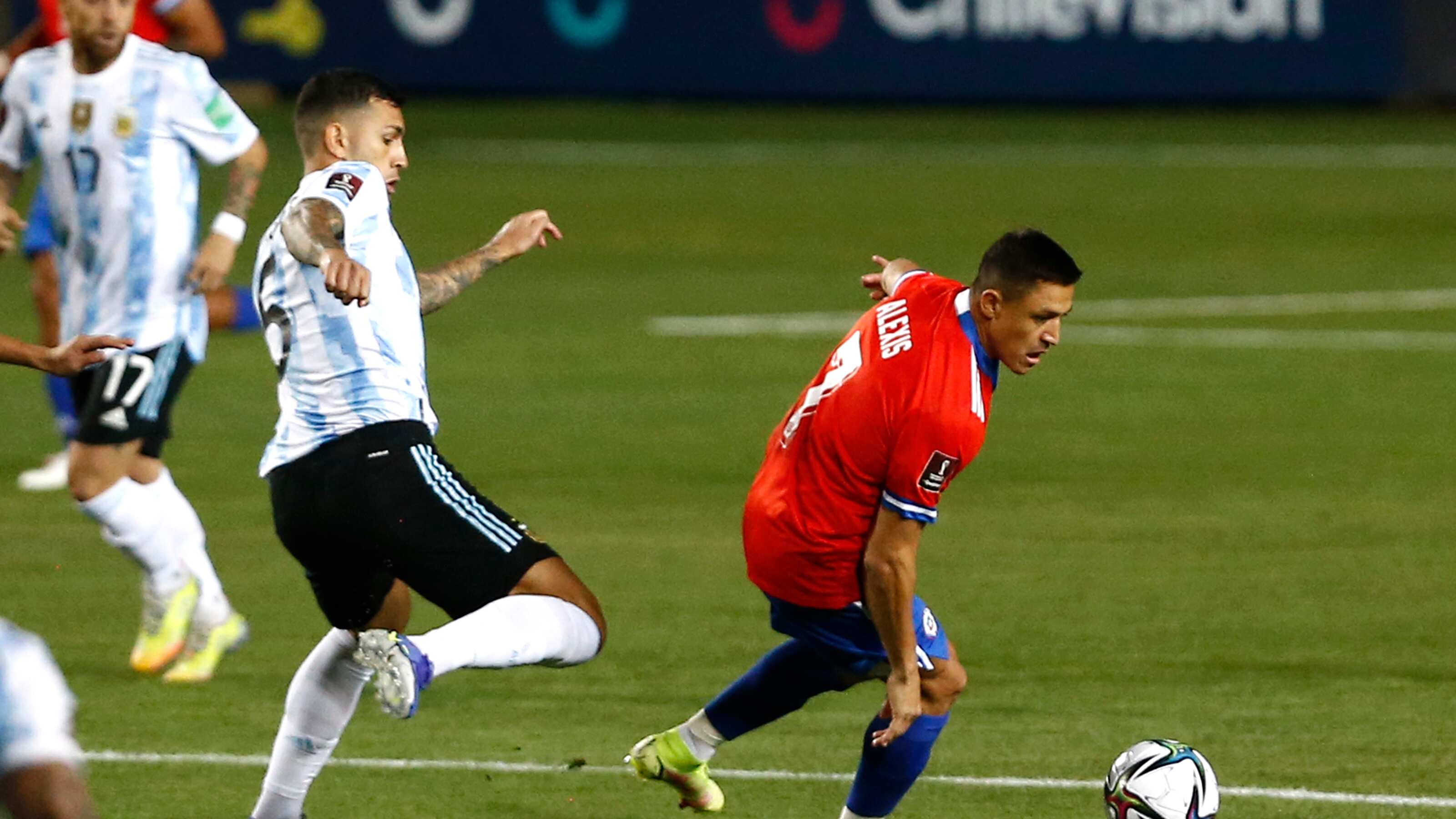 Alexis Sánchez en partido Chile vs Argentina por las Eliminatorias a Catar 2022.