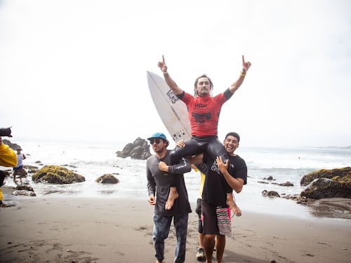 Apasionante debut de la Riders Cup: Punta de Lobos vibró con los principales exponentes del surf nacional