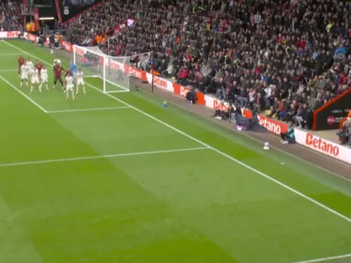 Impresionante gol olímpico en la Premier League de Inglaterra le da la vuelta al mundo