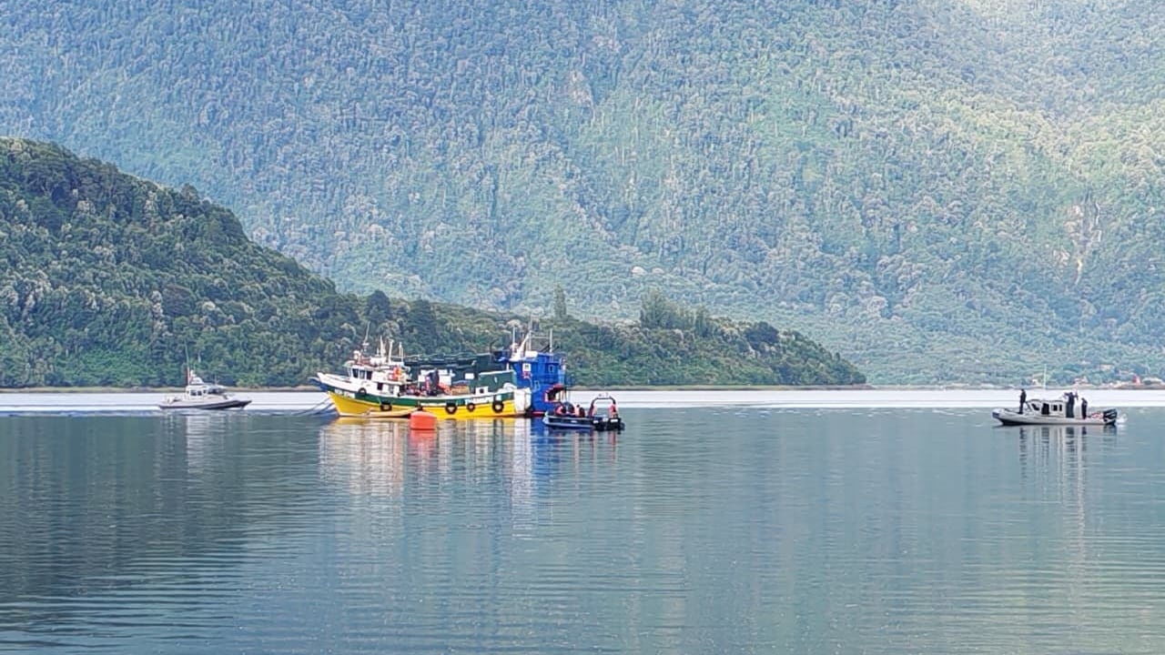 Hallan cuerpo de uno de los tripulantes tras hundimiento de embarcación en Reloncaví