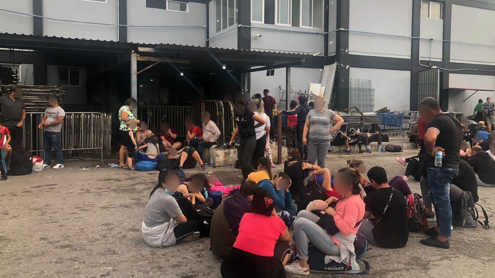 145 de las personas son de origen cubano.