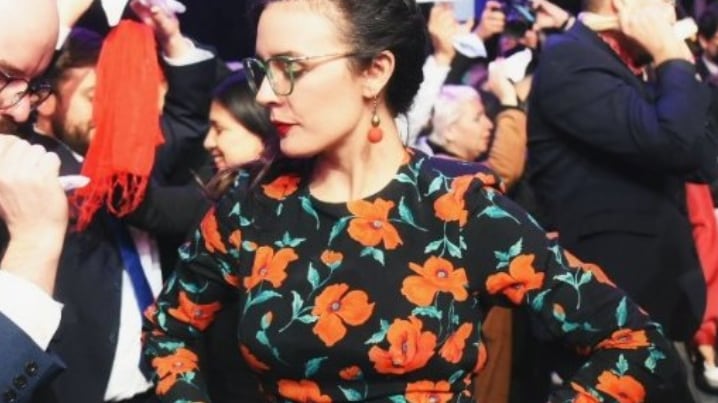 Camila Vallejo bailando cueca