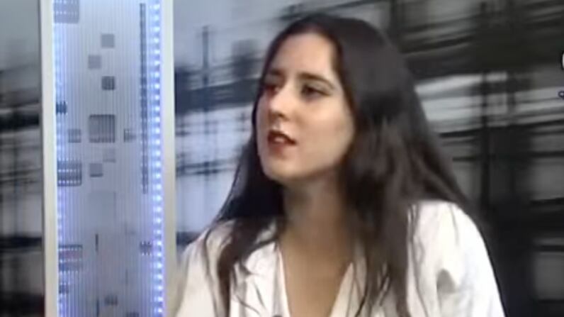 Antonella Marín Quintero en programa "Tu voz local" de Quintavisión | Fuente: Facebook Corazones Rojos