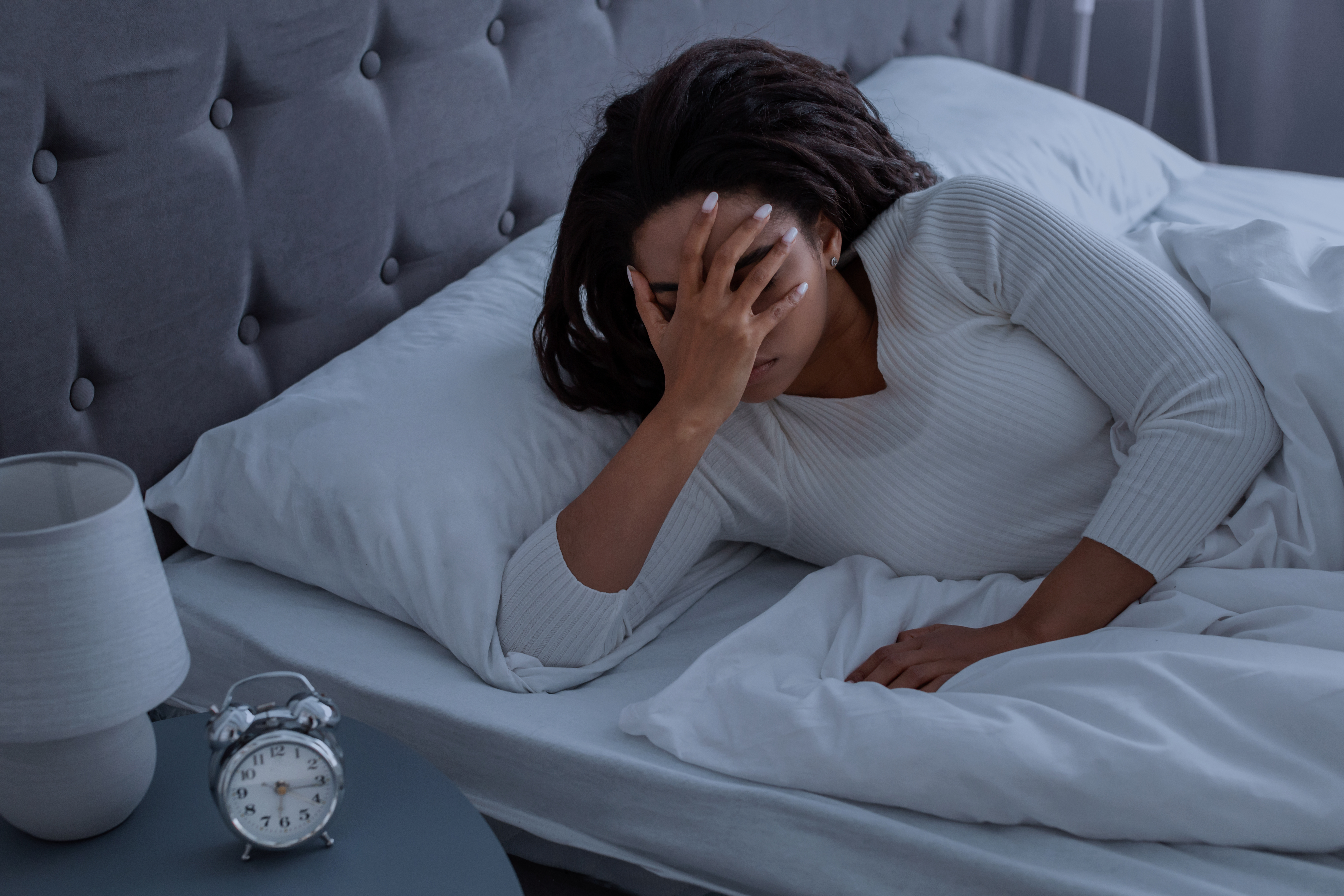 Insomnio afecta más a las mujeres: reportan peor calidad de descanso y son un 40% más propensas a sufrirlo
