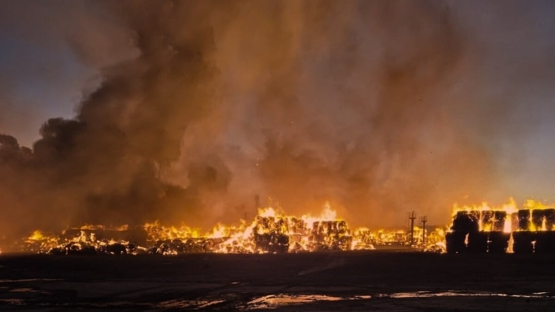 El incendio en la papelera de Puente Alto comenzó este martes 3 de marzo