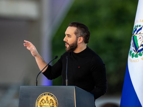 Bukele desmiente versión sobre tatuajes en El Salvador y responde a programa “Sin Filtros”