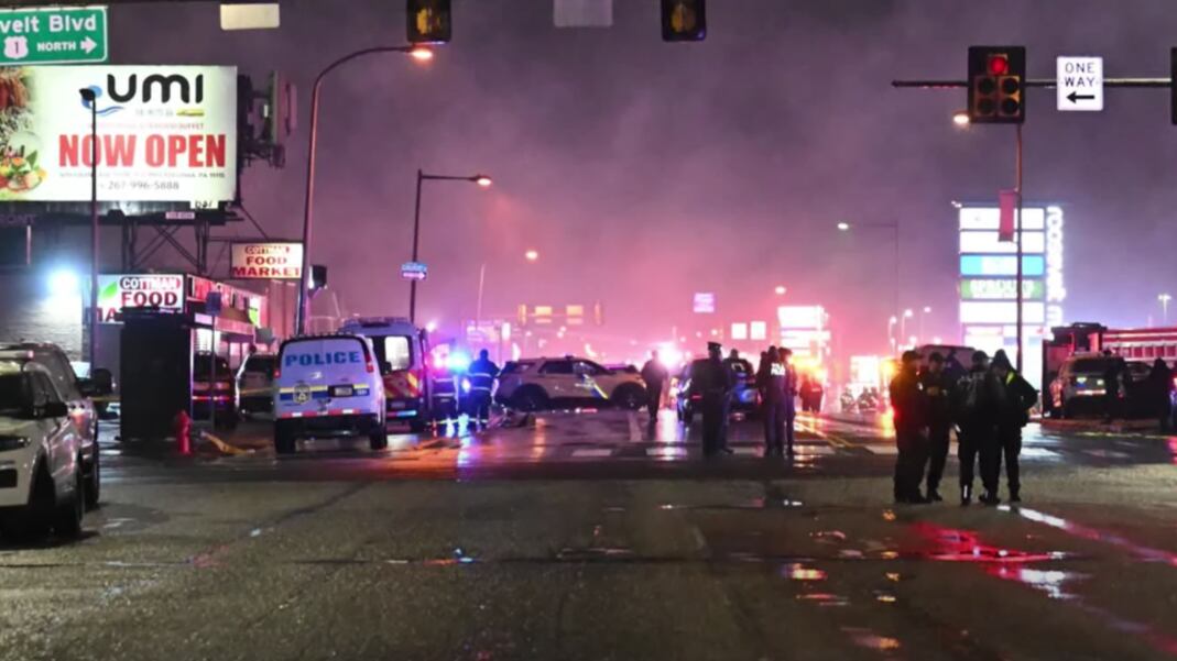 "Esta es una tragedia": No descartan aumente la cifra de muertos tras accidente aéreo en Filadeldia