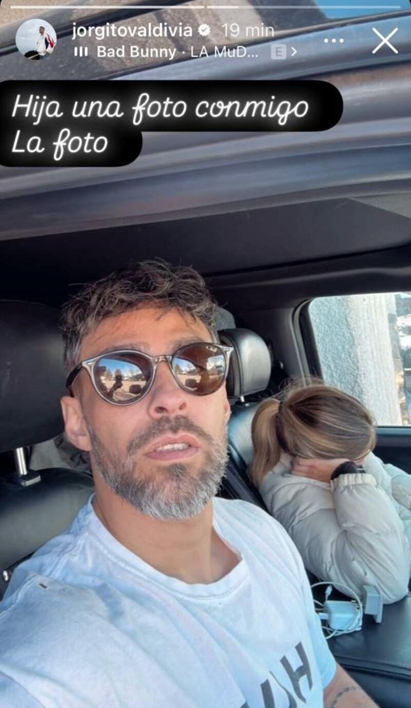 Jorge Valdivia reaparece en redes sociales con divertida fotografía junto a su hija