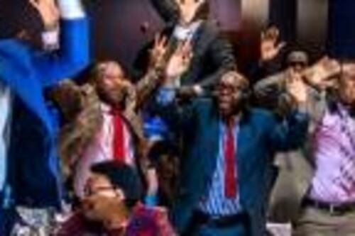 Así fueron los gritos de júbilo en el Parlamento de Zimbabue ante la renuncia de Robert Mugabe