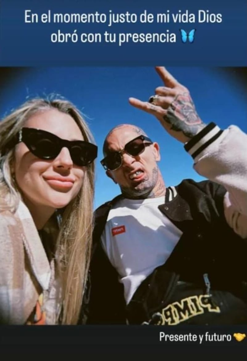 Vocalista de Ke Personajes confirma relación con conocida exintegrante de “¿Volverías con tu ex?”