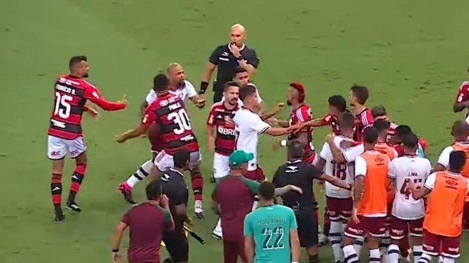 El tenso cruce entre Felipe Melo y Arturo Vidal