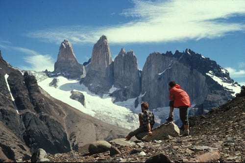 Lanzan documental sobre la primera expedición que llegó a la cumbre de Torres del Paine: protagonista es un montañista con alzheimer de 91 años