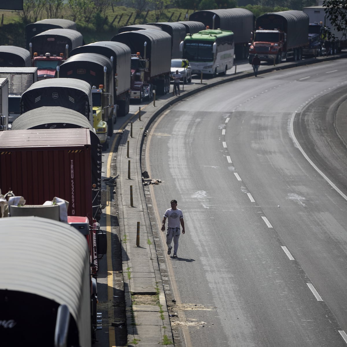 Confederación de Dueños de Camiones alerta por alza histórica del combustible Confederación de Dueños de Camiones alerta por alza histórica del combustible
